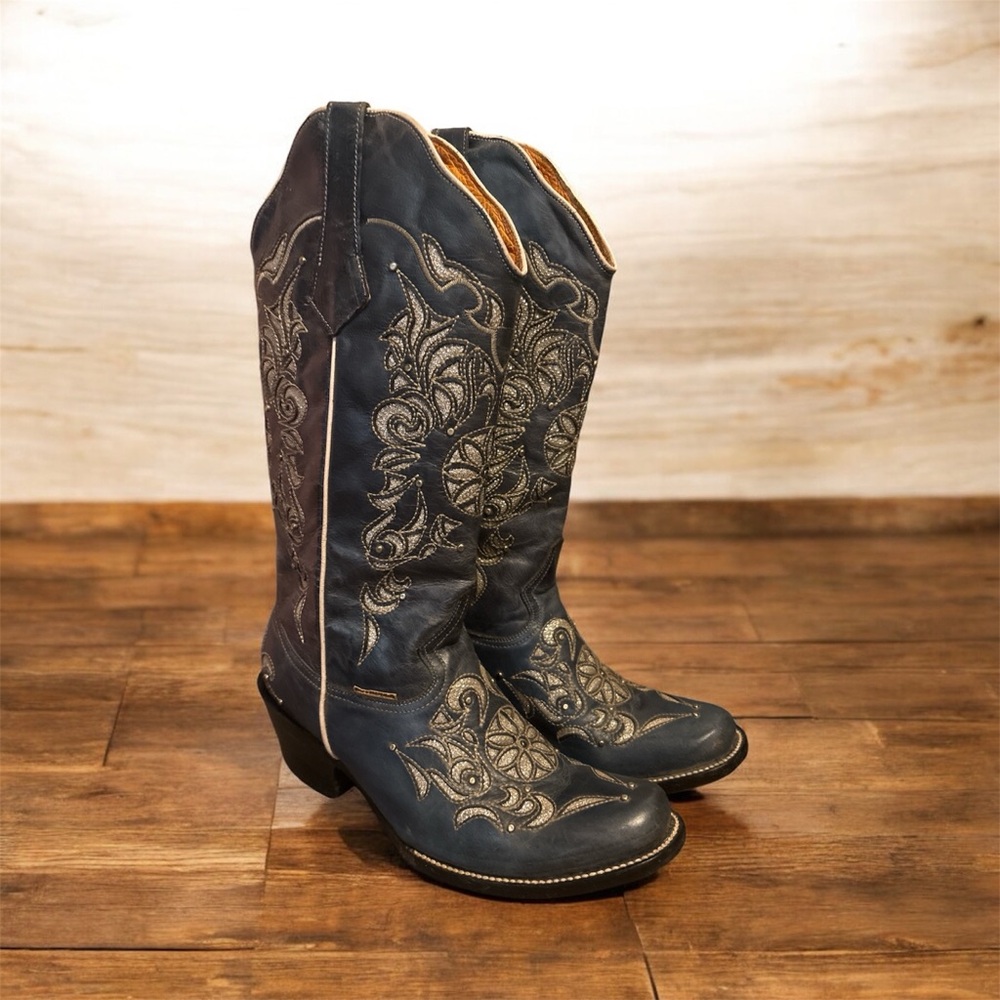 Elegant Embroidered Navy Heeled Boots SZ 7.5